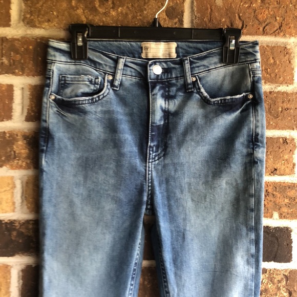 FREE PEOPLE Skinny 10” High Rise Skinny Jeans Destroyed Distressed - Picture 3 of 7